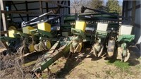 JD 7000 Planter