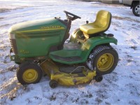 John Deere GT245 Gas Lawn Tractor