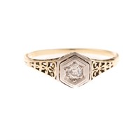 A Lady's Vintage Filigree Diamond Ring