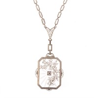 A Lady's Vintage Necklace in 14K White Gold