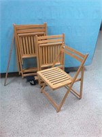 Set of 4 folding wood chairs