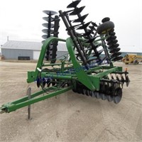 John Deere 235 disc, 27ft