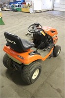 KUBOTA T1870 RIDING LAWN MOWER