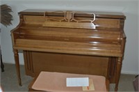 WURLITZER UPRIGHT PIANO