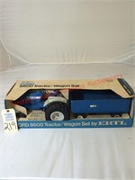 Ertl Ford 8600 Tractor and Wagon Set