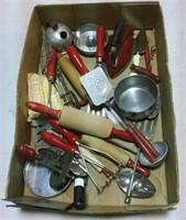 Empire Toy cooking utensils