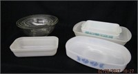 Graduated set of Pyrex bowls, cake and loaf pans