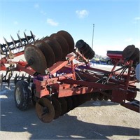 19ft IH 475 Disc, w/buster bar harrow