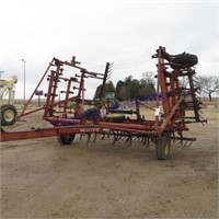 White 485 field cultivator w/buster bar