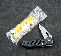 New 2 Small 2 1/2" Folding Pocket Knives