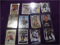 Lot 12 Rookie Cards