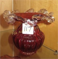 Rossi - Small Scalloped Vase - Cranberry