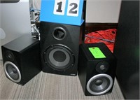(2) M-AudioÿBX5 Studio Monitors, (1) Subwoofer