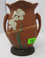 Roseville - Double Handled Vase - 922-8"