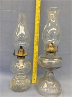Lot with 2 antique kerosene lamps       (11)