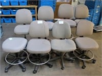 Lot, 8 swivel work stools and chairs