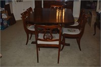 DUNCUN PHYFE STYLE DINING TABLE AND CHAIRS