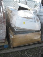 Pallet of microwaves and miscellaneous