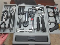 nice tool kit in plastic in grey case
