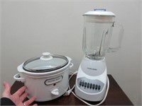 b&d white blender -small proctor silex crock pot