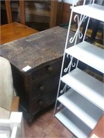 Antique 4 drawer dresser