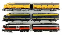 (6) Train Cars W/ Union Pacific, Santa Fe