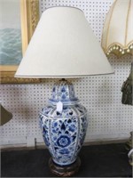 BLUE AND WHITE ORIENTAL LAMP 32"T