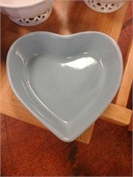 Set of 2 ceramic bowls and 1 heart shape dish