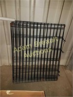 Metal pet containment fence