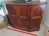 entry way or tv cabinet (3.5ft wide)