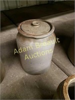 Vintages 8.5 inch Pottery crock with lid