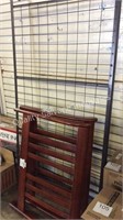 1 LOT TWIN SLEIGH BED