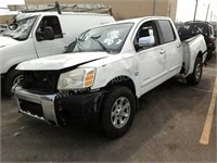 2004 Nissan Titan XE Crew Cab