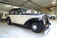 Mercedes Benz 220 Sedan MOMSFRI