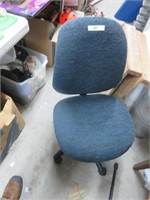 BLUE OFFICE CHAIR