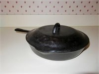 Griswold 12" Cast Iron Skillet With Lid