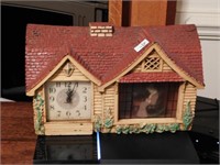 Hardon "Home Sweet Home Clock"