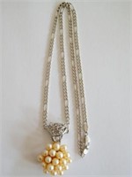Silver chain with freshwater pearl pendant