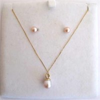 Cultured pink pearl 9ct gold necklace & earrings