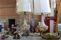 PAIR OF VINTAGE LAMPS WITH SHADES