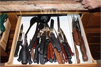Selection of Kitchen Knives includes Cutco and oth