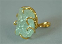 GOLD RING WITH LARGE ROUGH-CUT STONE