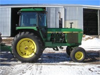 John Deere 4240