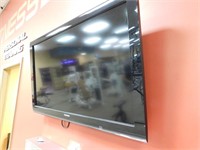 Toshiba 40" Flat Screen TV w/mount(as is-see desc)
