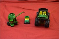 3 John Deere Collectible Toys