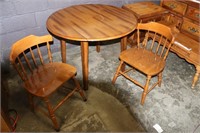 Round Kitchen Table and Chairs