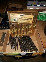 Box assorted drill bits, Hollow punch set