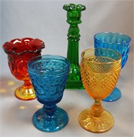 COLOURED GLASS LOT (5)