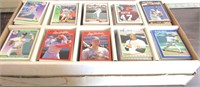 LARGE COLLECTION BASEBALL CARDS !