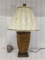 Lampe de table base en bois exotique